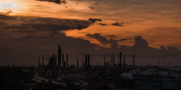 Venezuela’s Oil Riches Are Years Off, but Winners and Losers Will Emerge