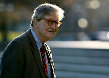 How a G.O.P. Senator Quietly Became a Best-Selling Author