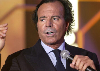 Spanish Prosecutors Investigate Sexual Assault Claims Against Julio Iglesias