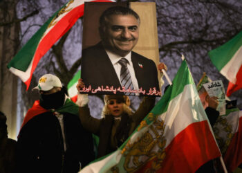 Deposed Shah’s Son Seeks Center Stage Amid Iran Protests
