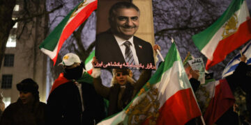 Deposed Shah’s Son Seeks Center Stage Amid Iran Protests