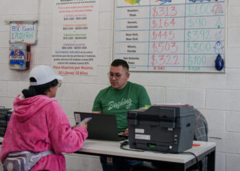 Venezuelan Immigrants Urge Appeals Court to Restore Deportation Protections