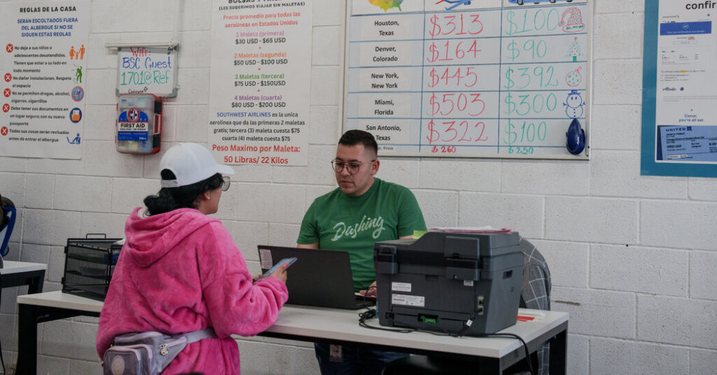 Venezuelan Immigrants Urge Appeals Court to Restore Deportation Protections