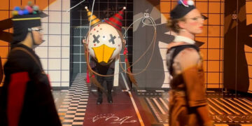 Applying Richard Foreman’s Off-Kilter Aesthetic (and Ducks) to Opera