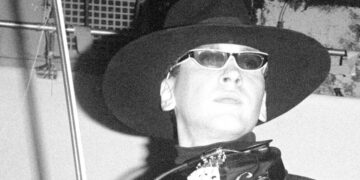 Walter Steding, Otherworldly One-Man Band and Portraitist, Is Dead at 75