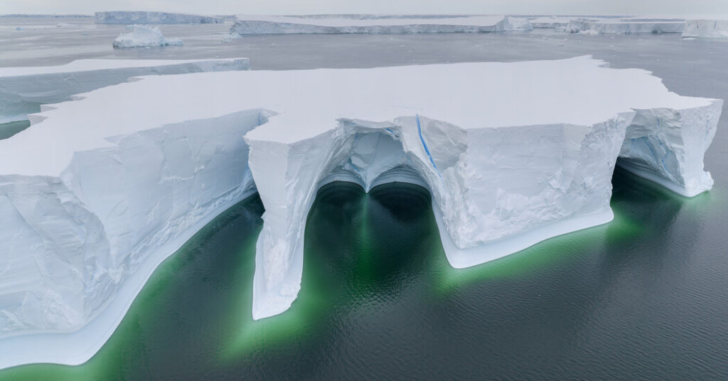 Sailing Through a ‘Death Trap’ Once Covered by Antarctic Ice