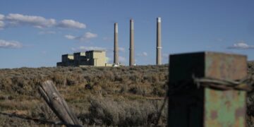 Trump Wants to Halt Almost All Coal Plant Shutdowns. It Could Get Messy.