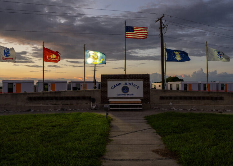 The Journey of a Group of Cuban Deportees Stuck at Guantánamo