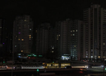 Russian Strikes Force Kyiv Schools to Close Amid Rolling Blackouts