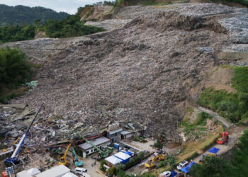 Death Toll Rises to 28 After Landfill Collapse in the Philippines