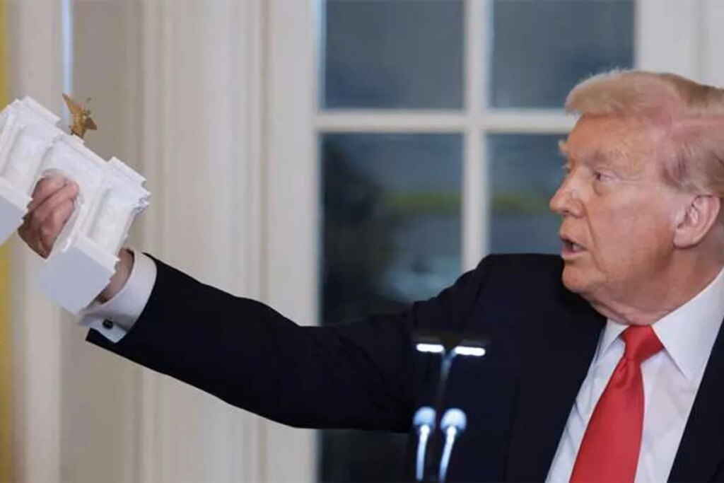 ‘Looks gross’: MAGA fans give thumbs down to baffling Trump building proposal