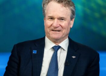 Bank of America CEO says he hired 2,000 recent Gen Z grads from 200,000 applications, and many are scared about the future