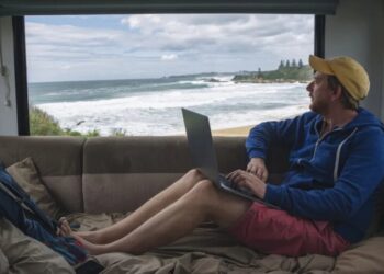 Bosses are fighting a new battle in the RTO wars: It’s not about where you work, but when you work