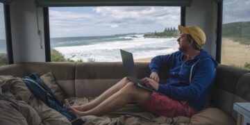 Bosses are fighting a new battle in the RTO wars: It’s not about where you work, but when you work