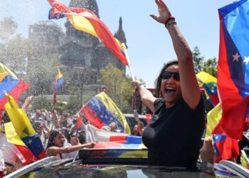 Photos: The Venezuelan Diaspora Celebrates the Capture of Maduro