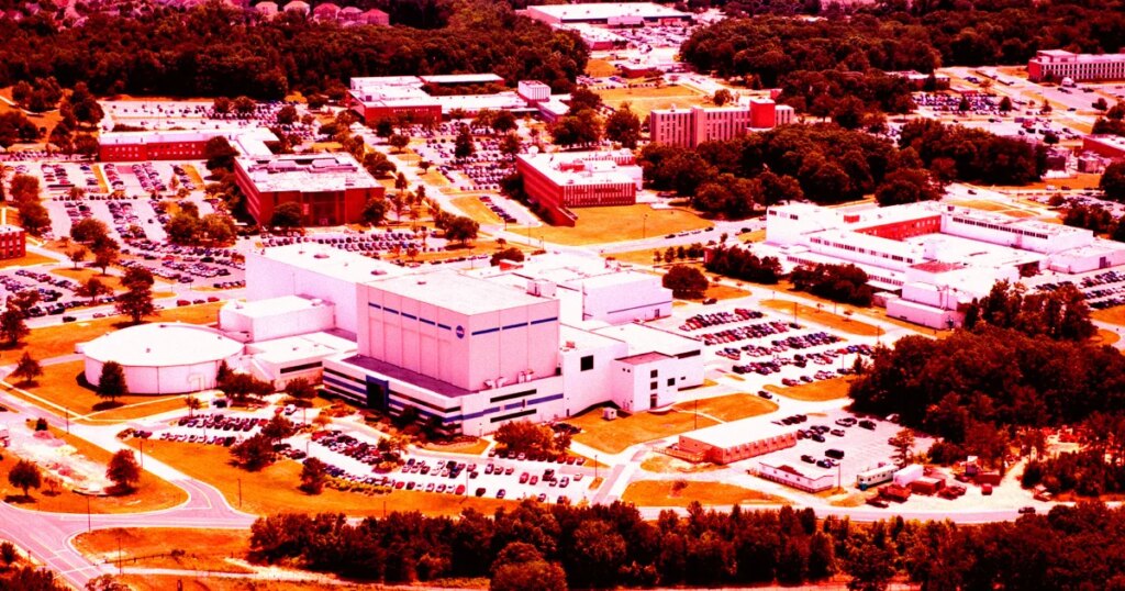 NASA Veterans Disgusted by Plans to Shut Down Its Largest Library