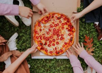 Pizza plummeted on the list of Americans’ favorite take-out options as they opt for more nutrient-dense slop bowls from Uber Eats