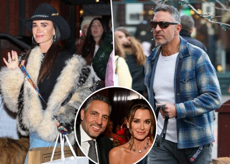 Where Kyle Richards and Mauricio Umansky stand after ‘touchy’ appearance at New Year’s Eve bash