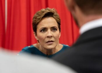 Kari Lake makes home purchase that potentially foreshadows run for office in new state