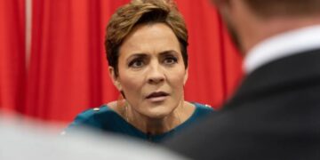 Kari Lake makes home purchase that potentially foreshadows run for office in new state