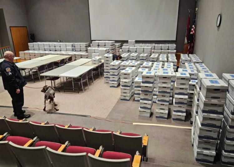 Republican throws out 16K signatures demanding vote on red state’s gerrymandering