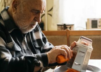 More Americans will die than be born in 2030, CBO predicts—leaving immigrants as the only source of population growth