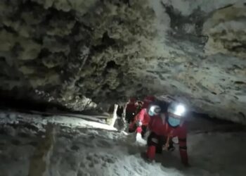 Chinese Moon Astronauts Emerge From Month-Long Journey Into Deep Cave