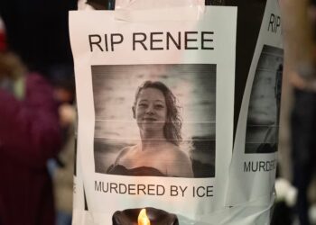 Vance Goes on Troll Spree to Insult ‘Deranged’ Dead Mom