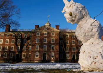 Mass shootings on campus give rise to a new kind of life-saving service journalism: an anonymous message board called Sidechat