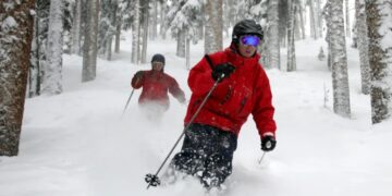 Telluride Ski Resort begins to reopen after striking ski patrollers accept a contract