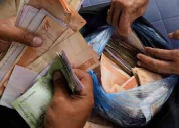 Facing a 682% inflation rate, Venezuelans work three or more jobs and still can barely afford any food. ‘Everything is so expensive’