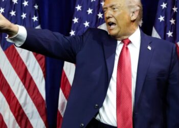 Trump calls for one-year cap on credit card rates at 10%