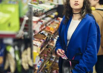 Gen Z is rebelling against the economy with ‘disillusionomics,’ tackling near 6-figure debt by turning life into a giant list of income streams