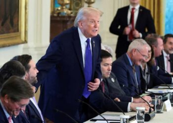 Dems demand ‘no special favors’ as Trump rolls out red carpet for oil execs