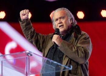 Insiders say Steve Bannon to challenge JD Vance in 2028 presidential bid: report