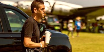 Billionaire NASA Head Offers Bizarre Perk for Top Staff