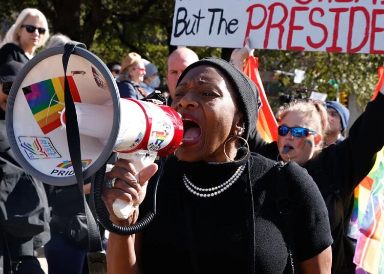 Anti-ICE Protests Spread Across the U.S. After Fatal Shooting of Minneapolis Woman