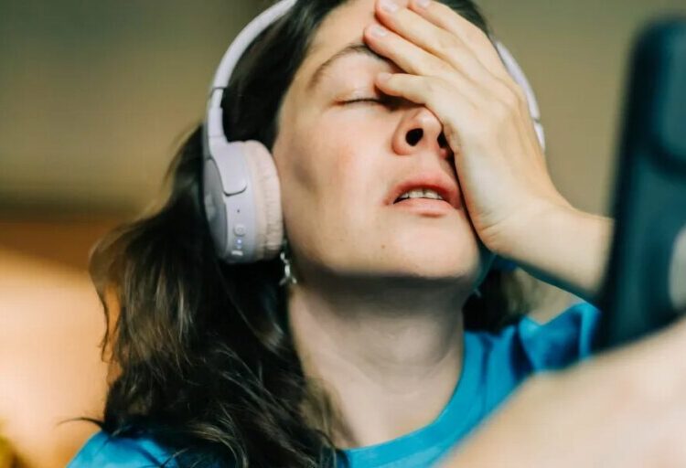 1 in 3 college grads admit their degrees weren’t financially worth it—now they can’t save for retirement because they’re drowning in debt