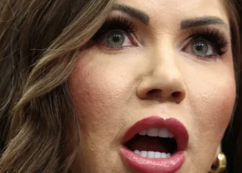 Kristi Noem ‘quietly’ limits congressional visits to ICE outposts in wake of shooting