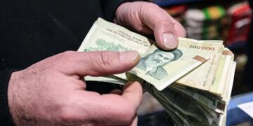 Oil prices rise as bloody crackdown on Iran protests suggests Tehran fears a ‘dire security threat to the regime’ with loyalty of forces in doubt