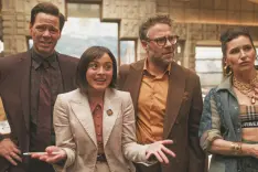 Ike Barinholtz, Chase Sui Wonders, Seth Rogen and Kathryn Hahn in the 