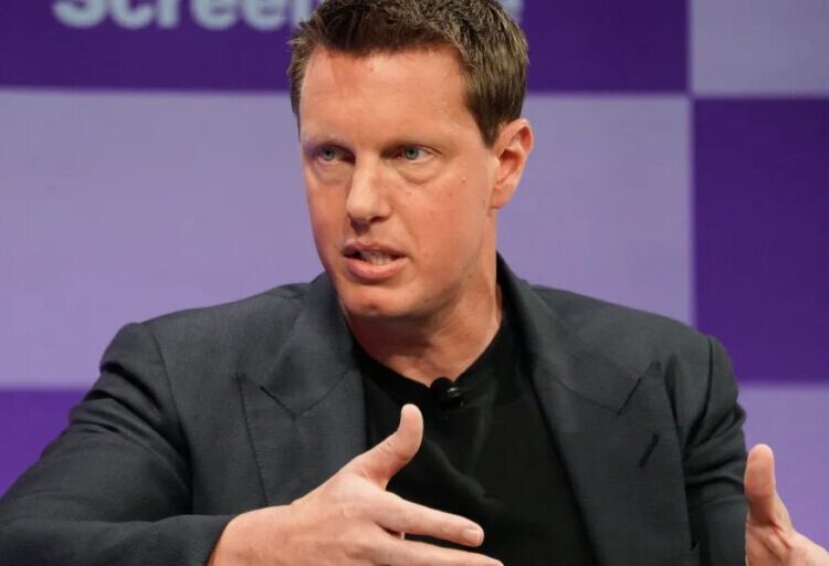 Paramount fires back at Warner Bros. bid, launching proxy fight for board seats at annual meeting