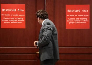 Trump backers privately admit alarm over Venezuela: ‘Have we thought this through?’