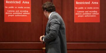 Trump backers privately admit alarm over Venezuela: ‘Have we thought this through?’