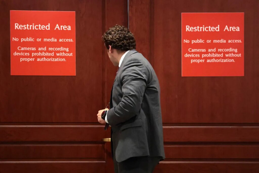 Trump backers privately admit alarm over Venezuela: ‘Have we thought this through?’