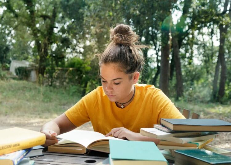 Gen Z Arriving at College Unable to Read