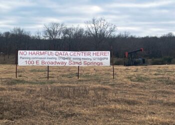 Trump seeks to quell rebellion over data centers