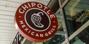 Ex-Chipotle stakeholder’s donation to ICE shooter earns him harsh putdown from company