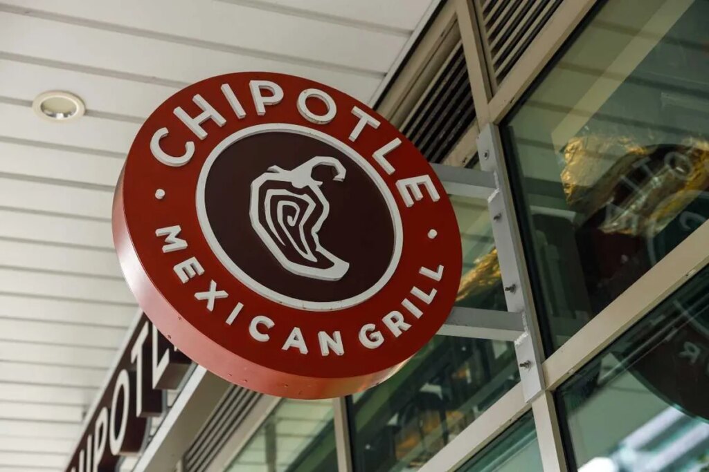 Ex-Chipotle stakeholder’s donation to ICE shooter earns him harsh putdown from company