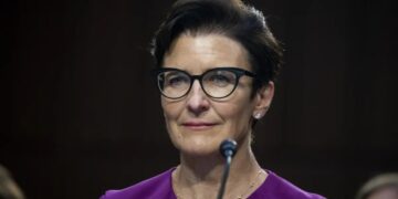 Citigroup CEO Jane Fraser warns of job cuts and says it’s time to raise the bar in a fiery memo to staff: ‘We are not graded on effort’